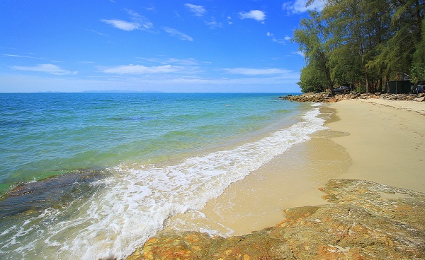 หาดราชการุณย์ฯ-เขาล้าน-สงบเงียบระเบียบดี