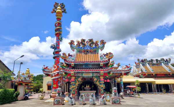 ศาลเจ้าพ่อหลักเมืองตราด-ศิลปะร่วมสมัย